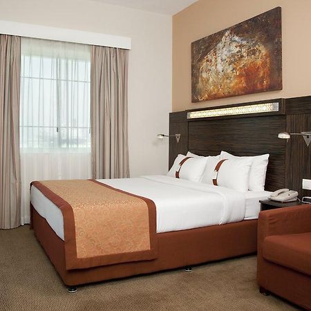 Holiday Inn Express Dubai Jumeirah, An Ihg Hotel Экстерьер фото