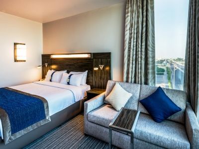Holiday Inn Express Dubai Jumeirah, An Ihg Hotel Экстерьер фото