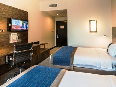 Holiday Inn Express Dubai Jumeirah, An Ihg Hotel Экстерьер фото